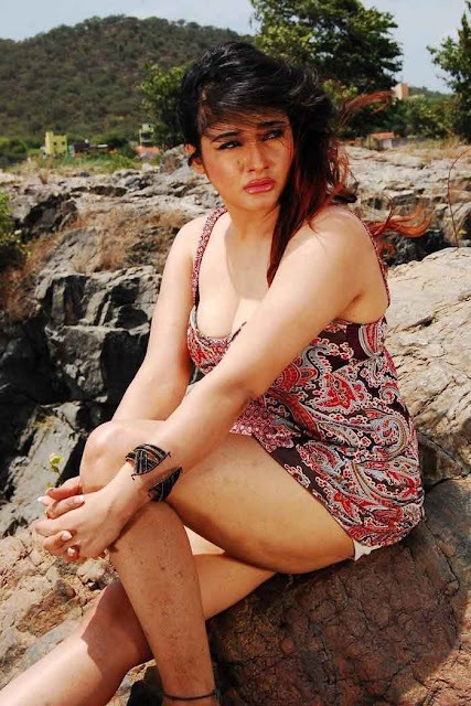 imgi_6_Hot-indian-girls-images-04